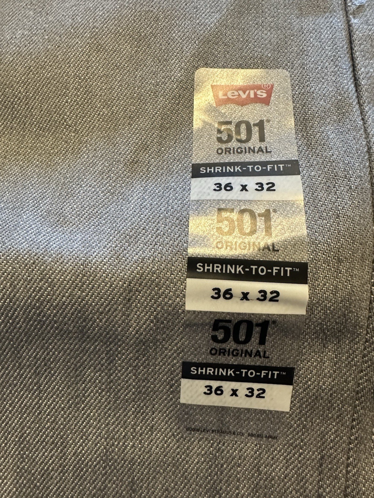 Levi’s Men’s 501 Original Shrink-to-Fit Jeans 36W x 32L, Silver Rigid – Stf
