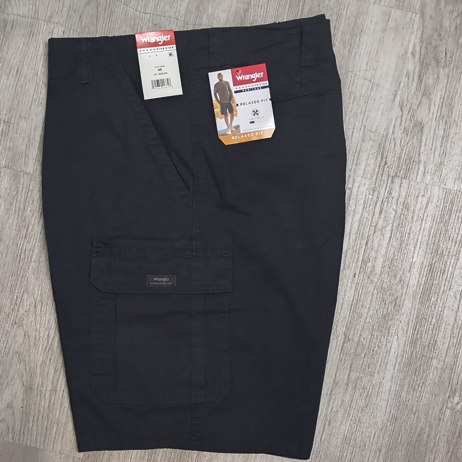 Wrangler Men’s Relaxed Fit Cargo Shorts Size 40
