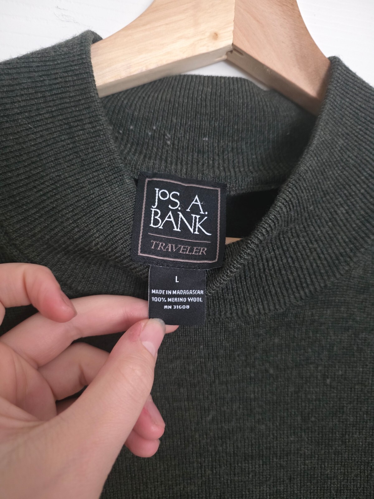 JoS. A. Bank 100% Merino Wool green sweater size large