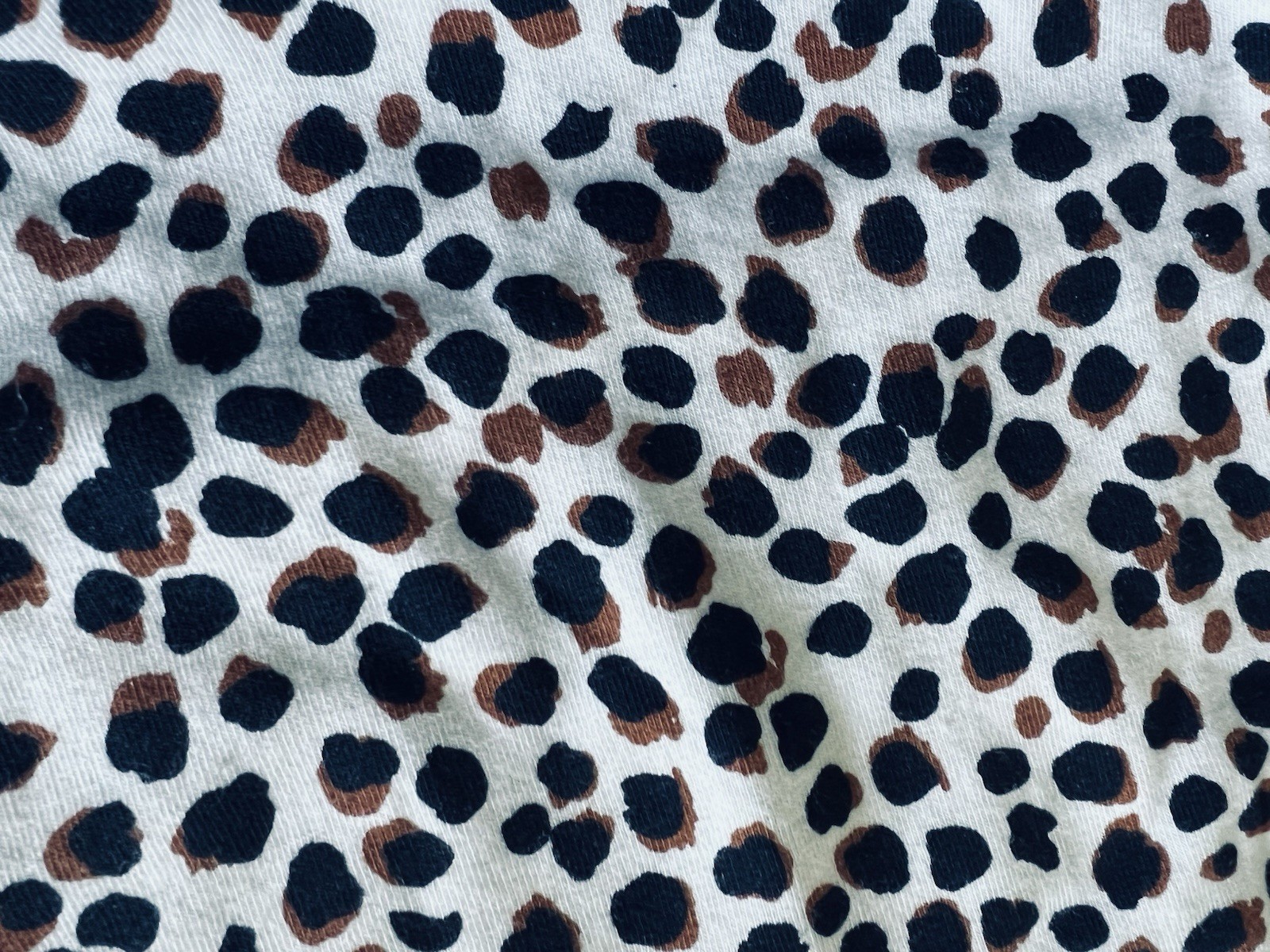 *NEW WITH TAGS* Old Navy Black & Brown leopard Print slim fit T shirt size L