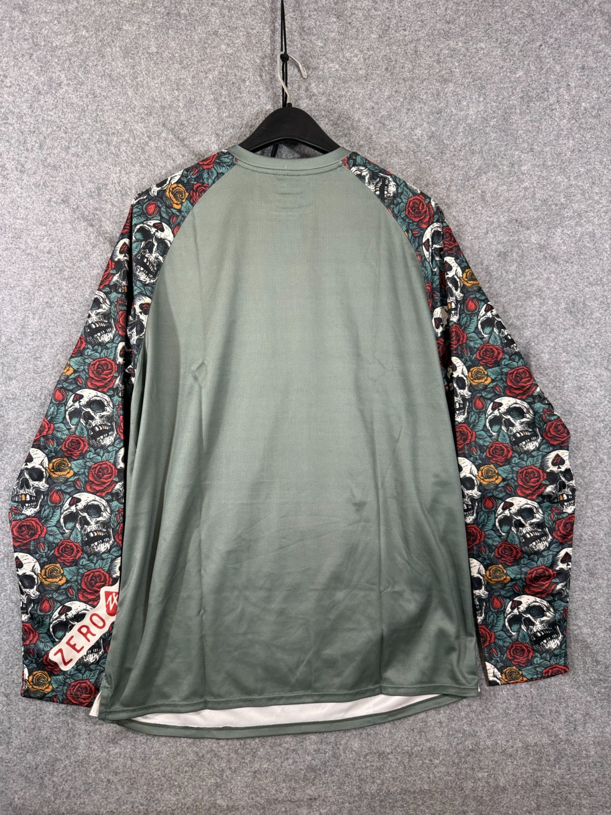 Zero Foxtrot Performance Shirt Mens L Green Skull Roses Crew Rash Guard NWOT