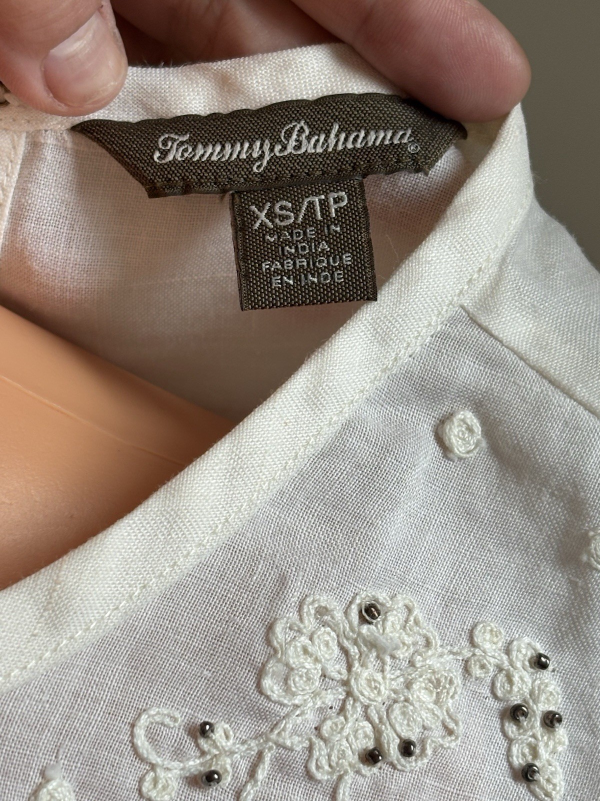Tommy Bahama 100 % Ramie White Floral Embroidered Beaded Round Neck Tank Top XS