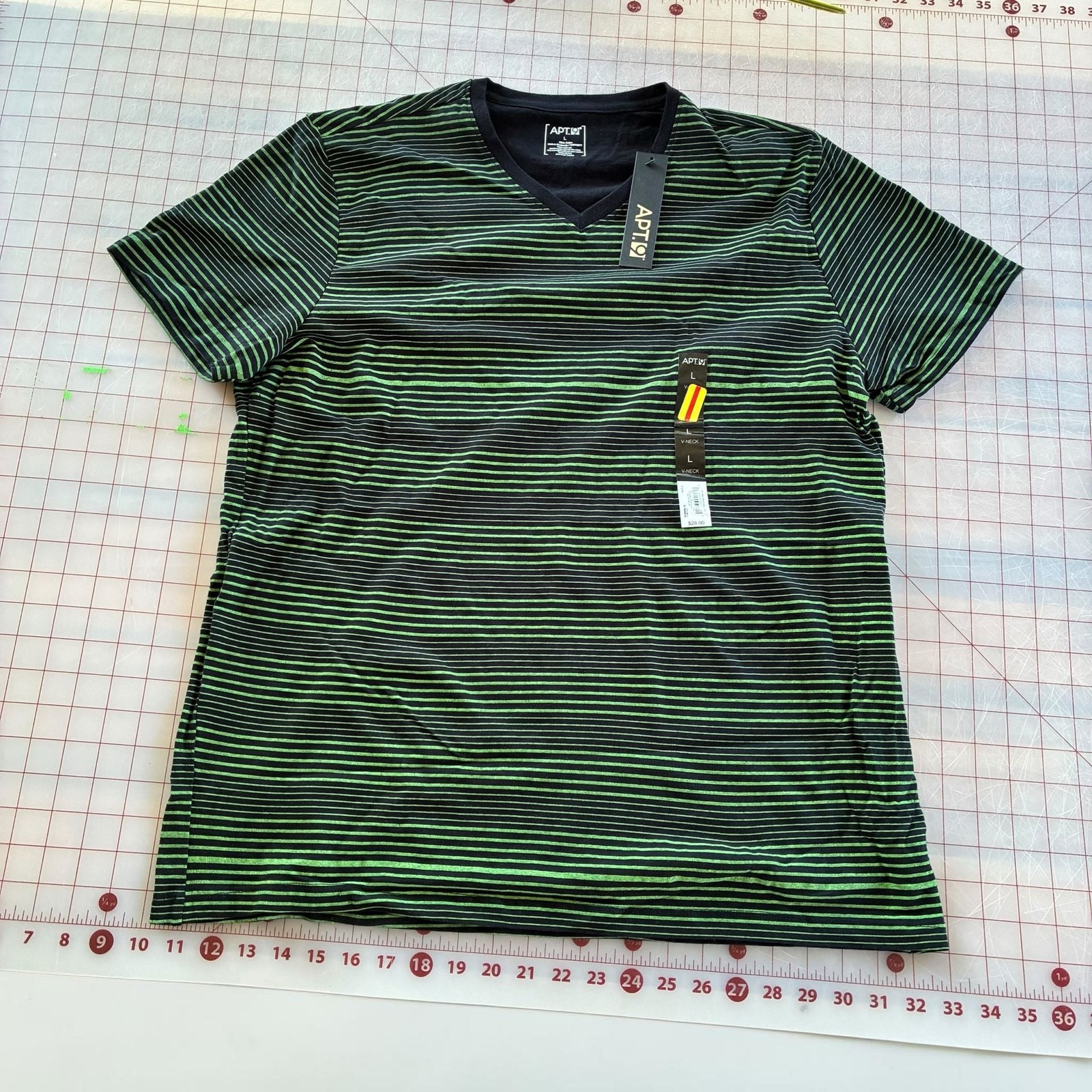 Apt. 9 Men’s Thin Striped V-Neck T-Shirt