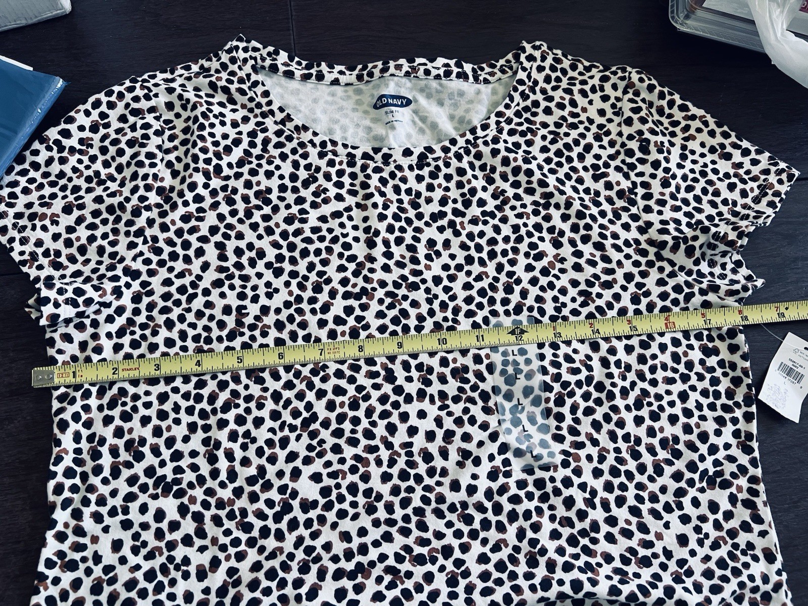 *NEW WITH TAGS* Old Navy Black & Brown leopard Print slim fit T shirt size L