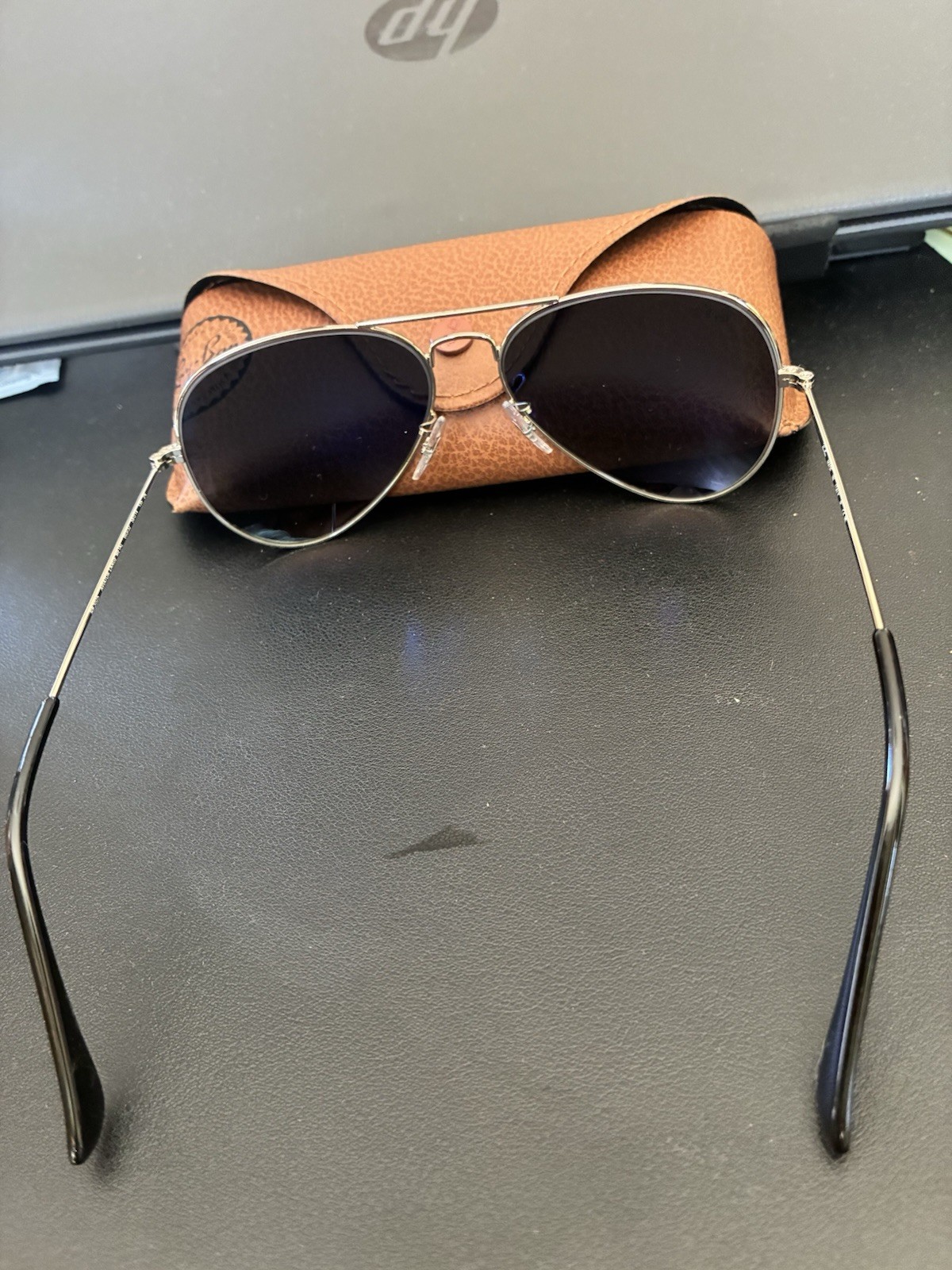 Ray-Ban Aviators RB3025 58mm. Silver Frame with Light Grey Gradient Lenses. New.