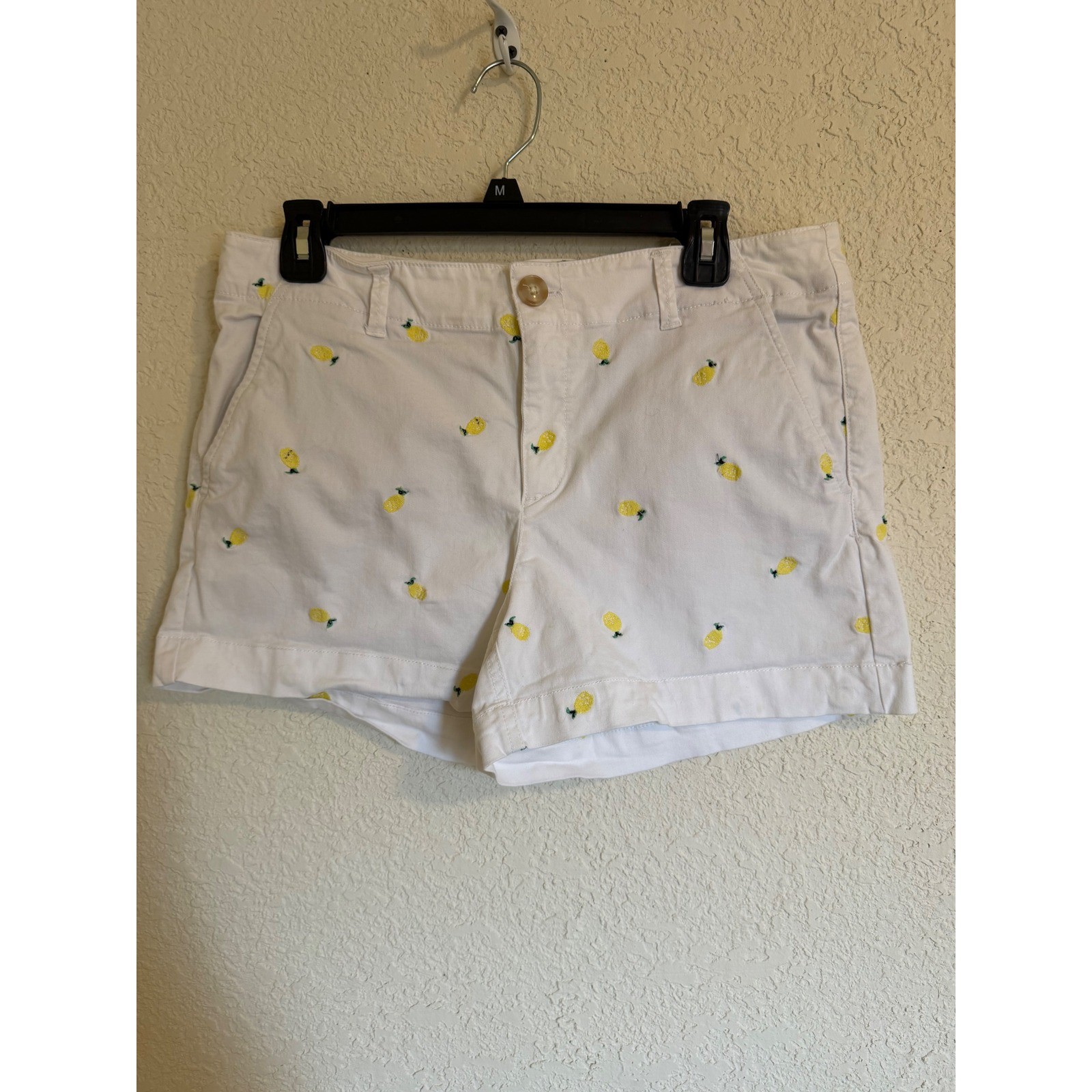 LOFT White Washed Twill Shorts Lemon Embroidered Print Size 6 Casual Summer