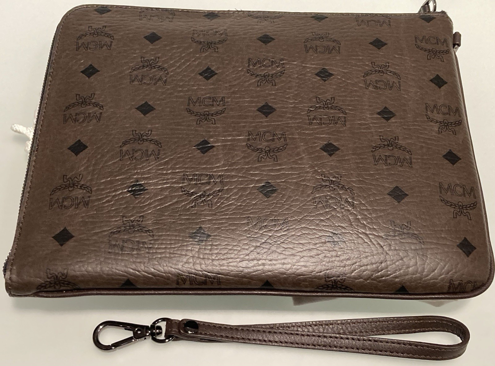 MCM VINTAGE LIMITED EDITION STARK STUDDED BRWN VISETOS WRISTLET/CLUTCH NWOT!