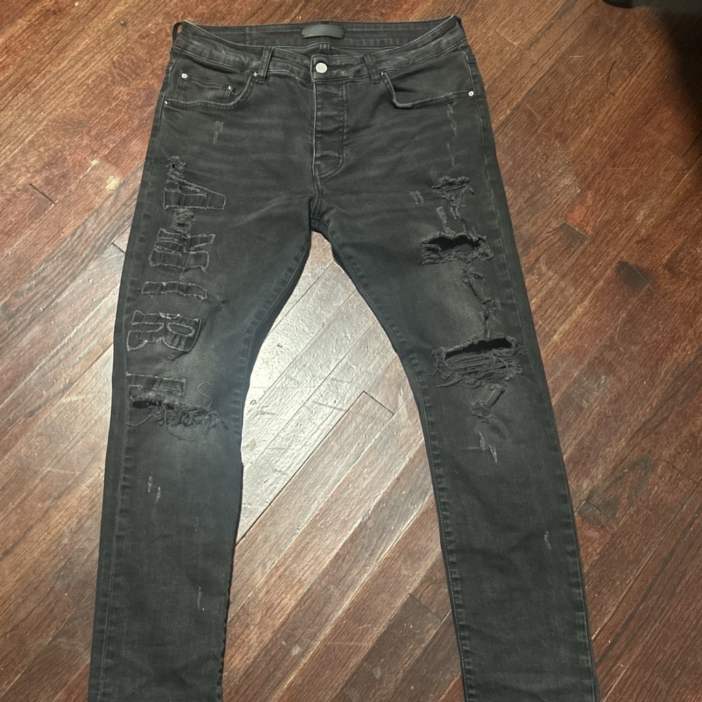 AMIRI Men’s Distressed Black Dark Wash Denim Skinny Slim Fit Jeans, Mid Rise