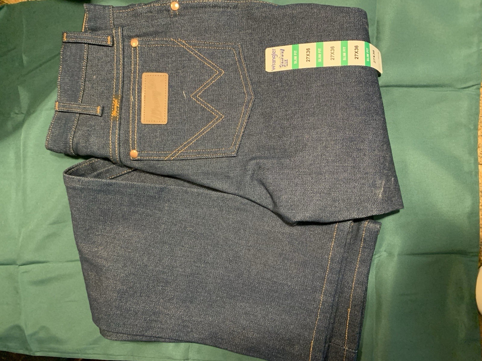 Wrangler Men’s Blue Dark Wash Denim Jeans Slim Fit Bootcut Mid Rise Pockets