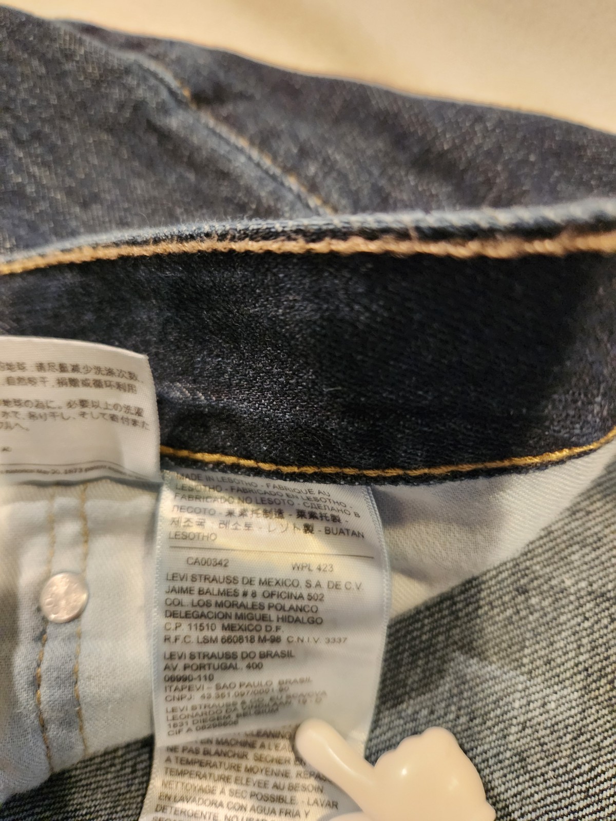 Levi’s Mens Jean 559 Dark Wash Relaxed Staright Leg 40×30 inseam altered 27.5in