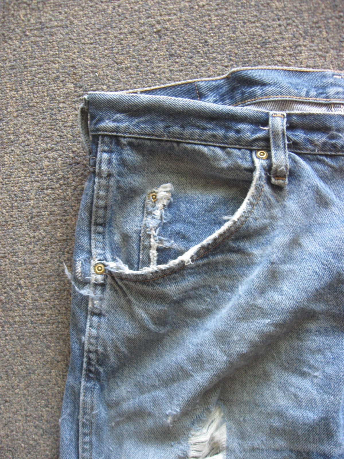 Distressed, Ripped, Torn Men’s Wrangler Jeans-36×30
