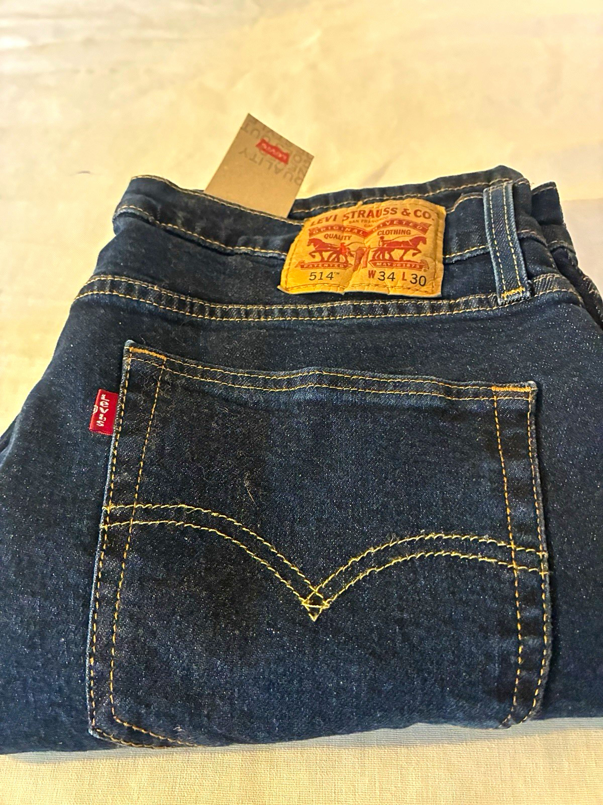 Levi’s Men’s 514 Denim Jean Straight Fit Mid Rise Dark Wash 5-Pocket Logo es1356