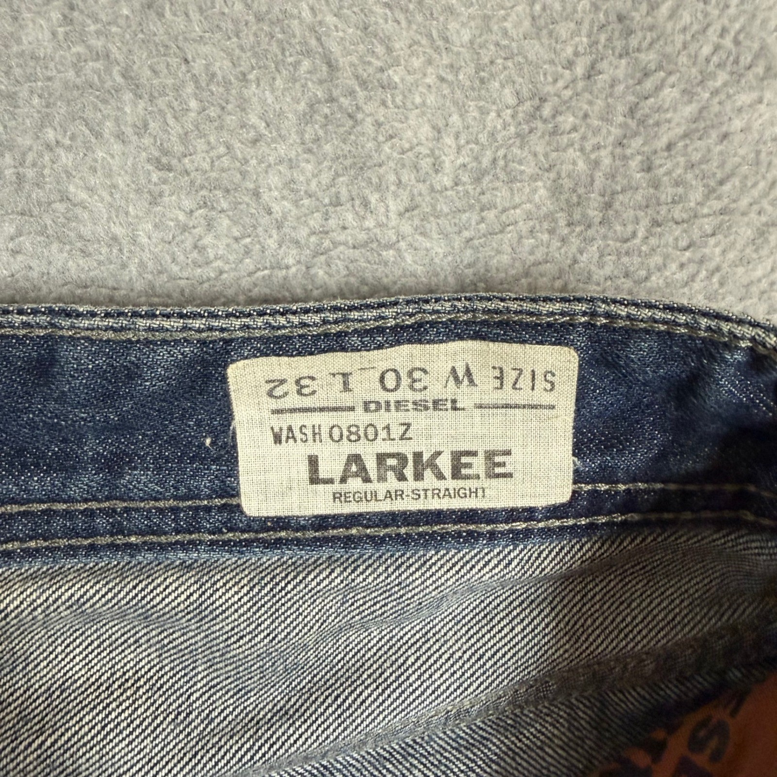 Diesel LARKEE Mens STRAIGHT Leg Blue Denim Jeans 30×32 Button Fly Cotton
