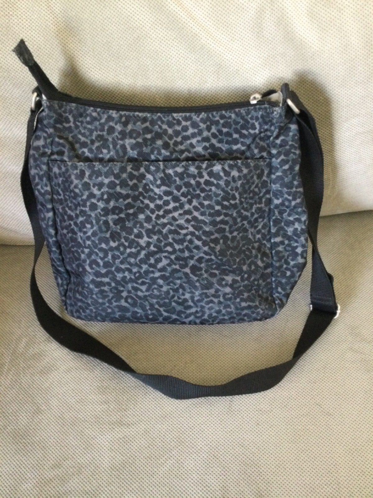 Baggallini Joey Bagg Black Gray Crossbody Bag Purse Nylon Adj. Strap Zip Pocket