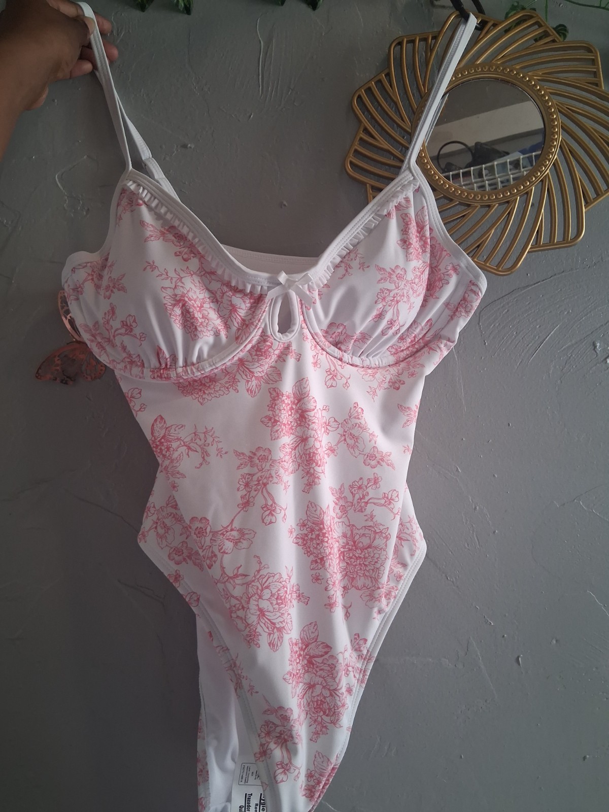 Women’s White/Pink Floral Underwire One-Piece Swimsuit M C Cup Mesh Keyhole