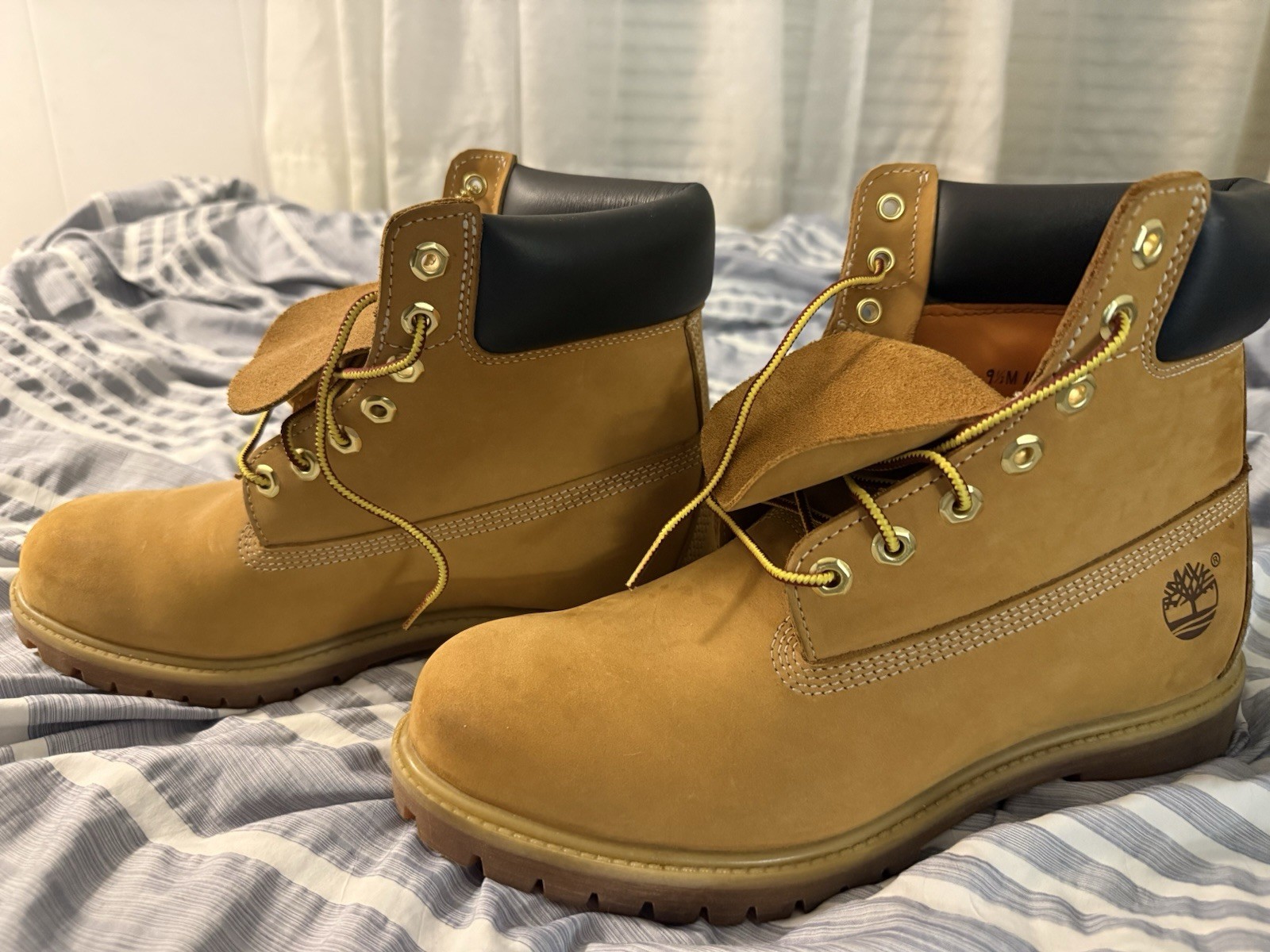 Timberland 10061024 Men’s Premium 6″ Waterproof Boots – Wheat Nubuck, Size 9.5