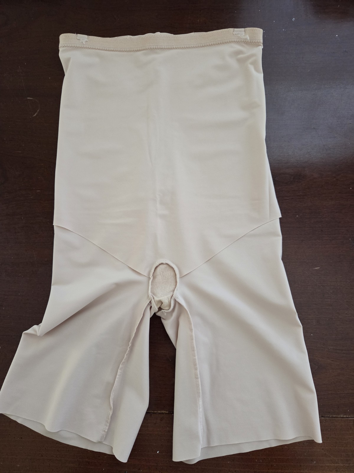 Wacoal Hi-waist / Mid-thigh Shorts Sz. L. Nude/Beige Shape Wear New