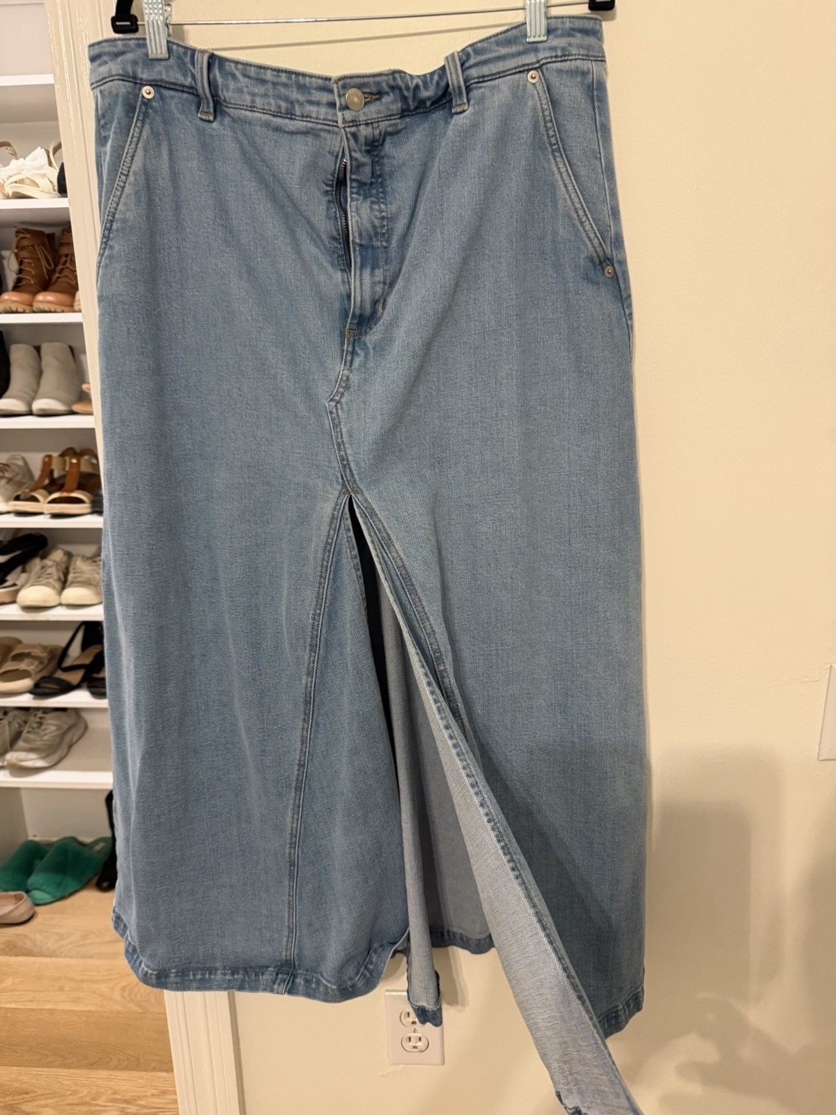 Banana Republic Women’s Denim Long Skirt with Front Slit Size 18 Boho