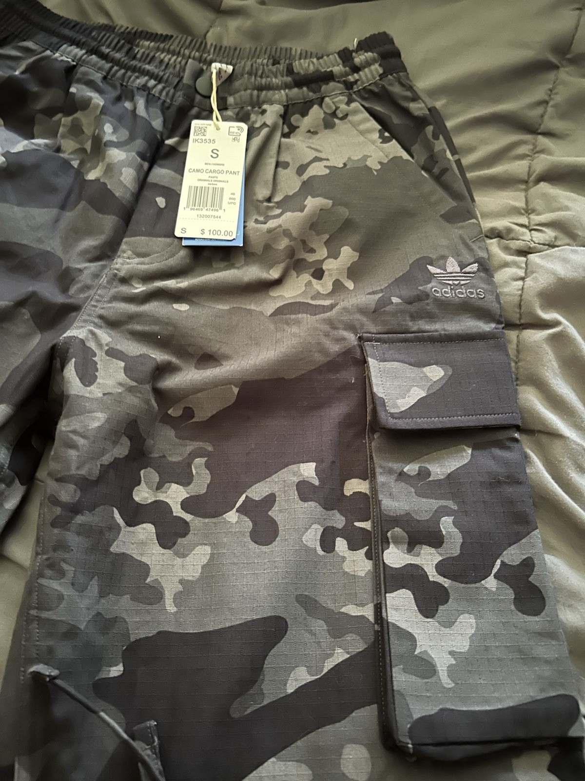 NWT Adidas Camo Cargo Pants Mens Small (30×30) IK3535