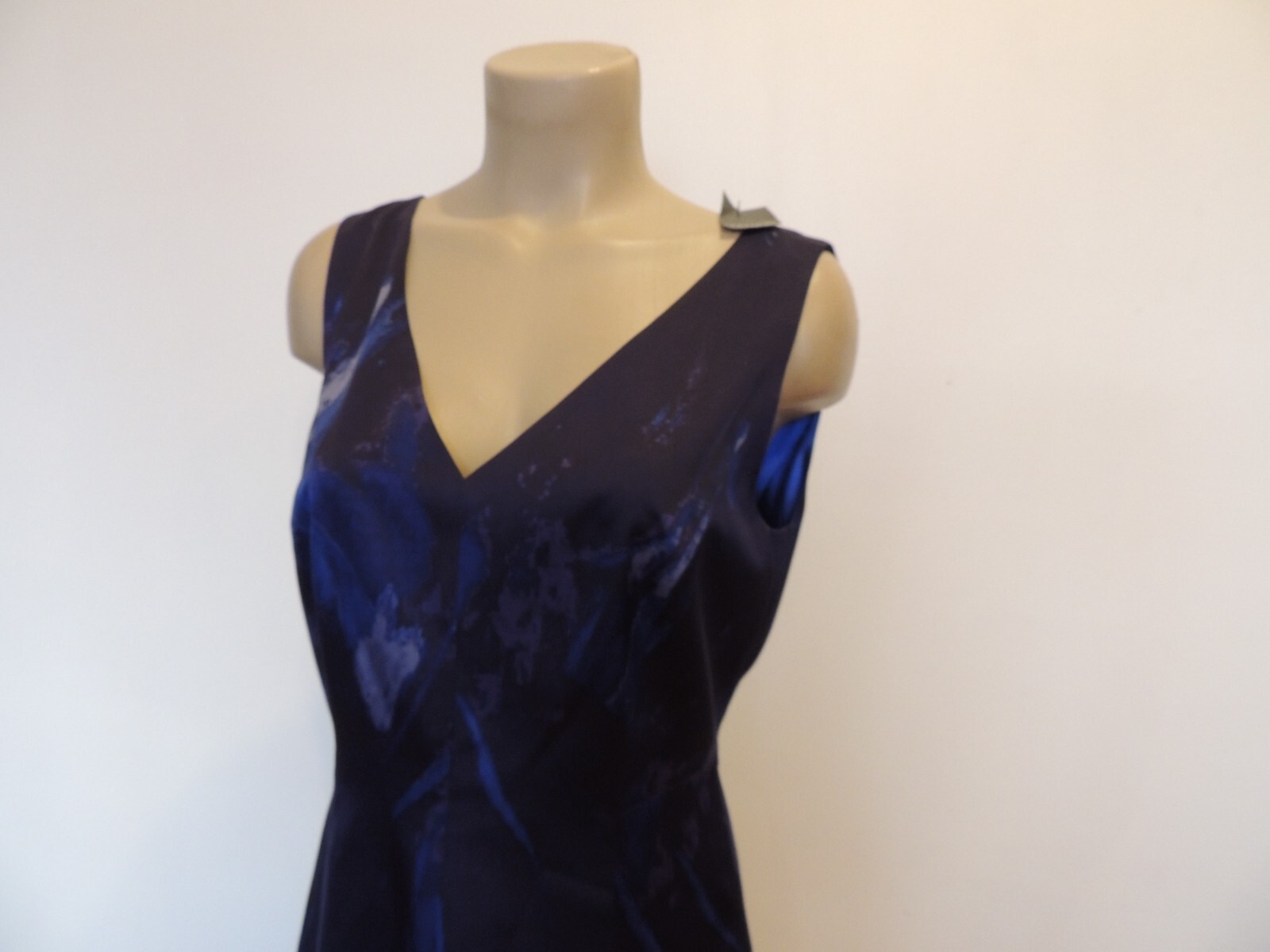 New Tahari size 10 shades of blue fit n flare sleeveless dress Spring & Summer
