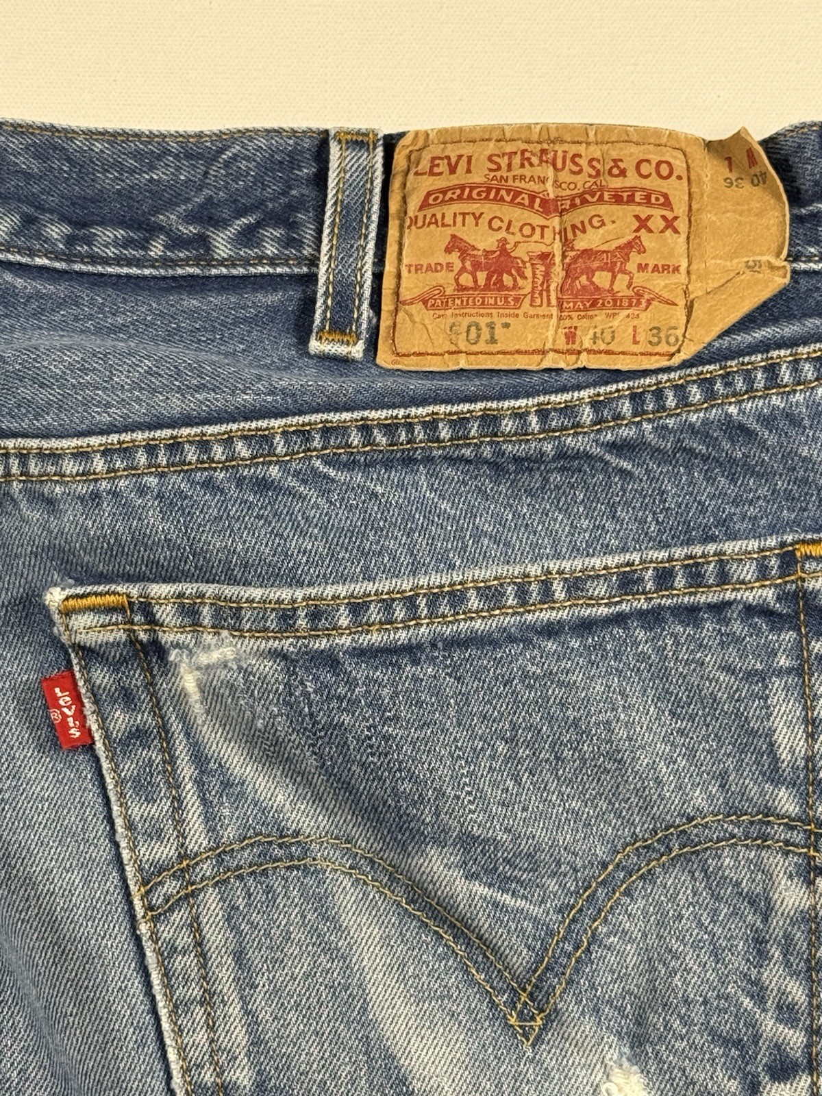 Levi’s 501 Original Fit Jeans Men’s 36×32 Blue Button Fly Distressed Y2K