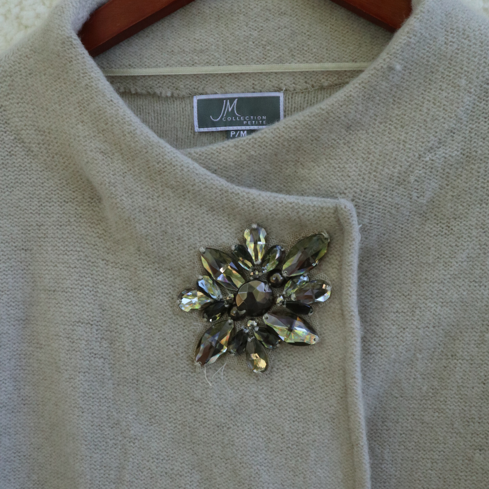 100% Wool JM Collection Woman’s Sweater w/ Accents Size Petite M Beige Grey