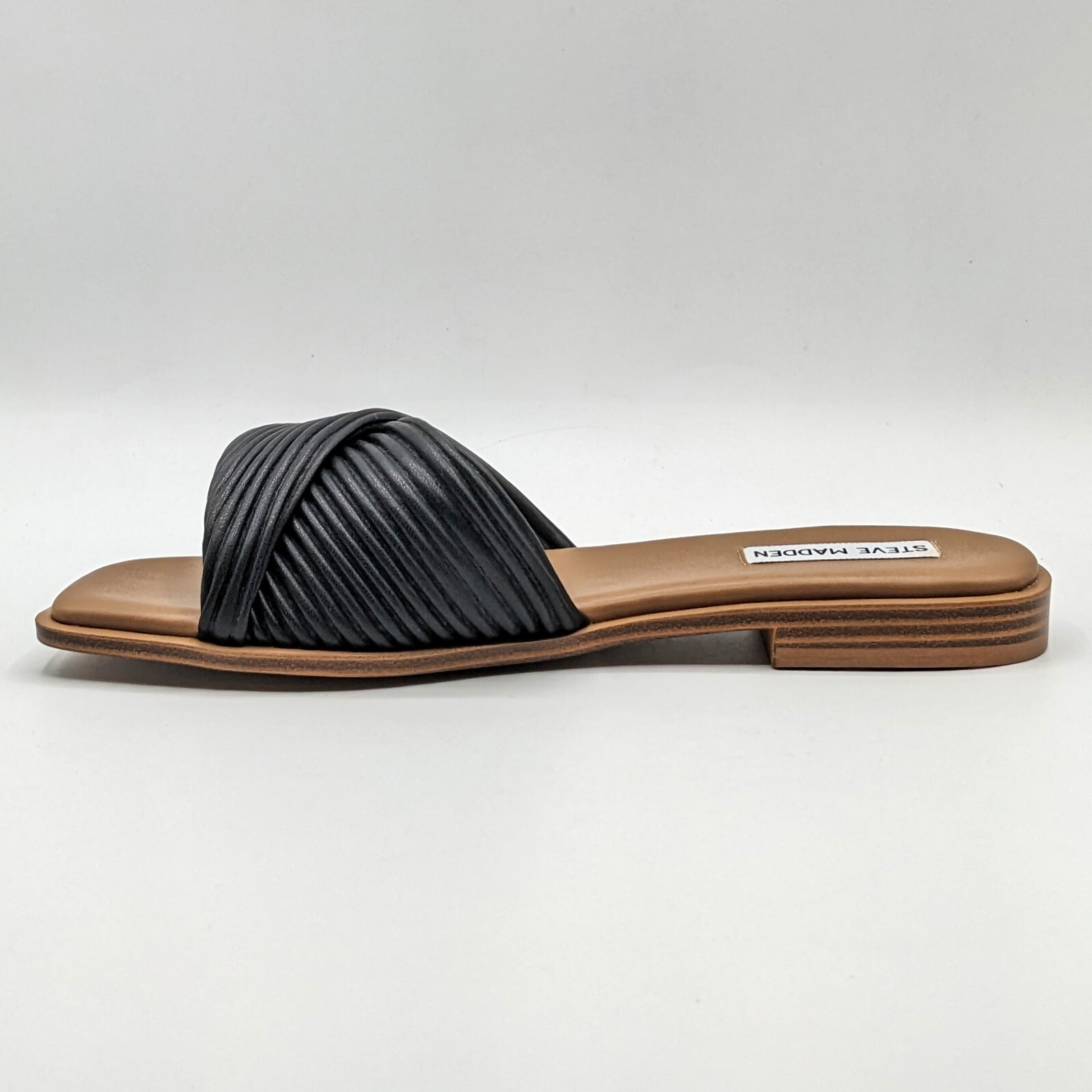 Steve Madden’s LIMITT Women’s Cross Textured Black Leather Flat Mule Sandal NEW