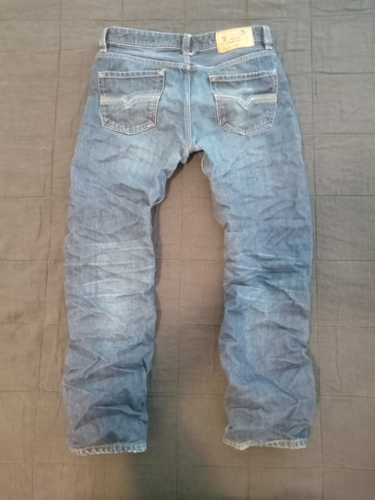 Diesel Larkee 073N Jeans – 30 x 32 mens straight leg dark blue