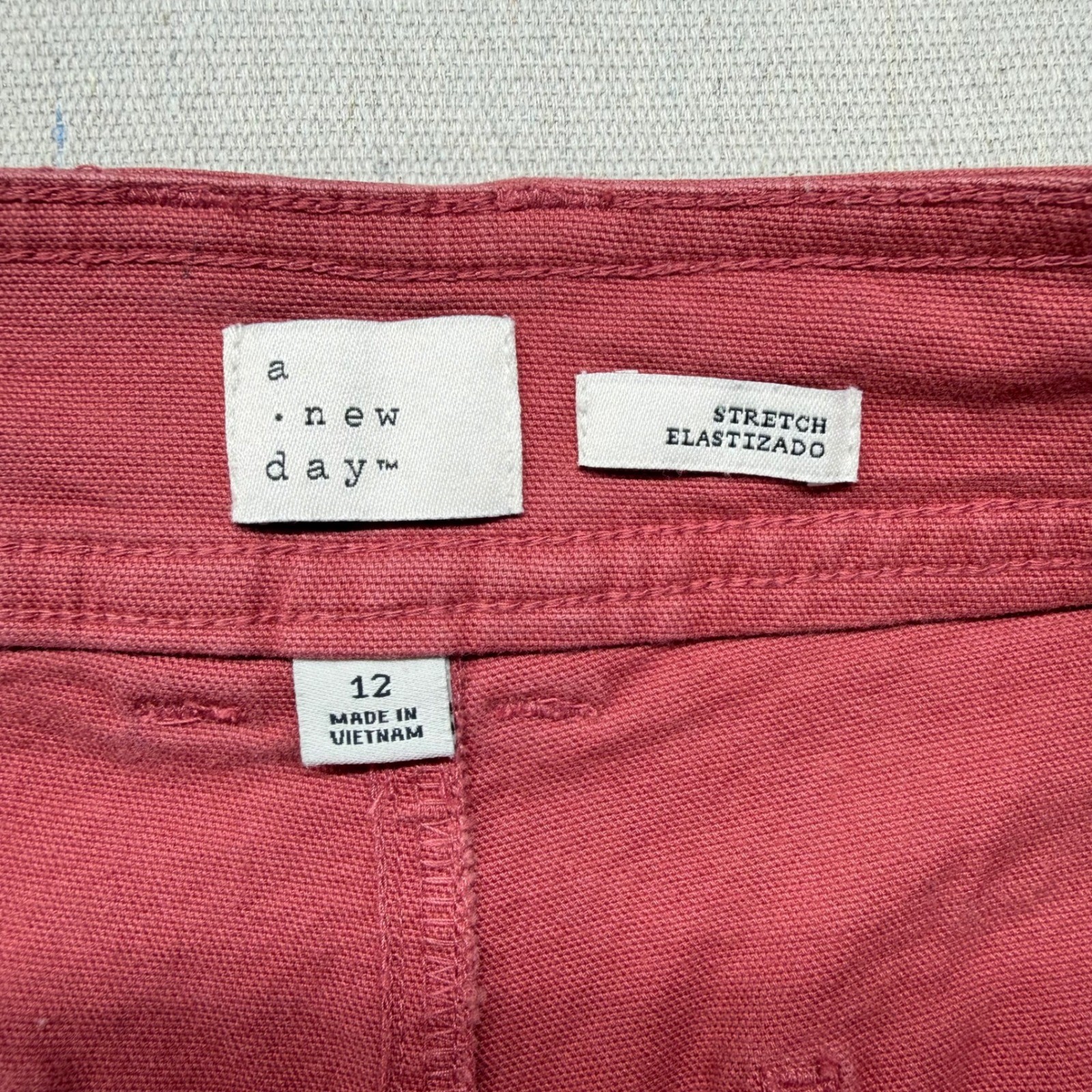 A New Day Womens High Rise Utility Shorts Brick Red Stretch Size 12 F00319292