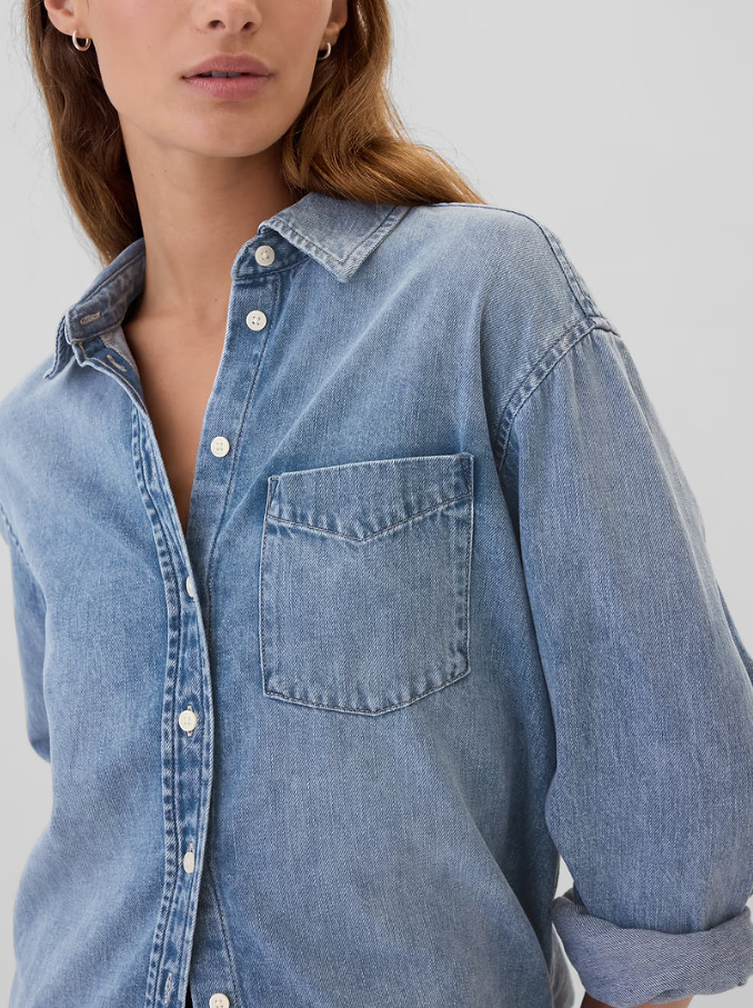 Gap Women’s Denim Big Shirt – Brand New. Free Shipping