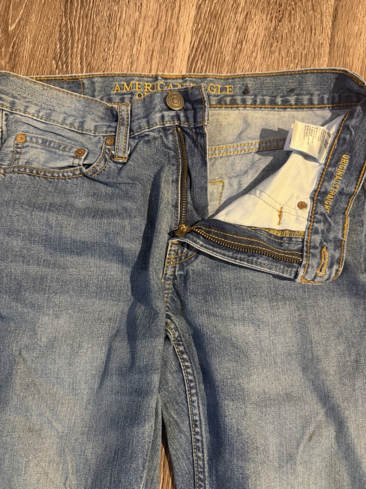 American Eagle Outfitters Original Straight Mid Rise Medium Wash Denim 30×30