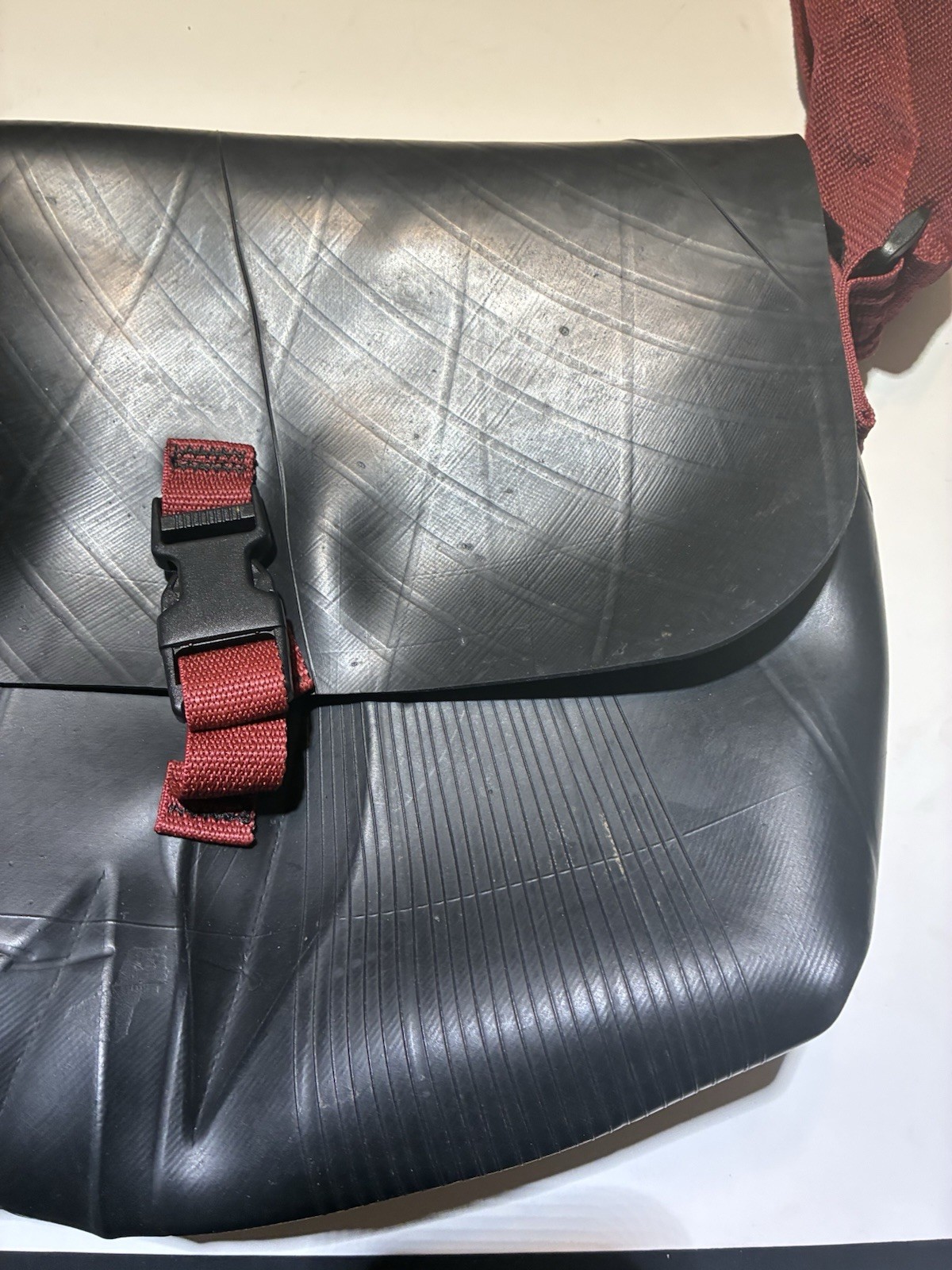 Flat Tire Brand Eco Friendly Recycled Round Rubber Handle Crossbody Bag Purse