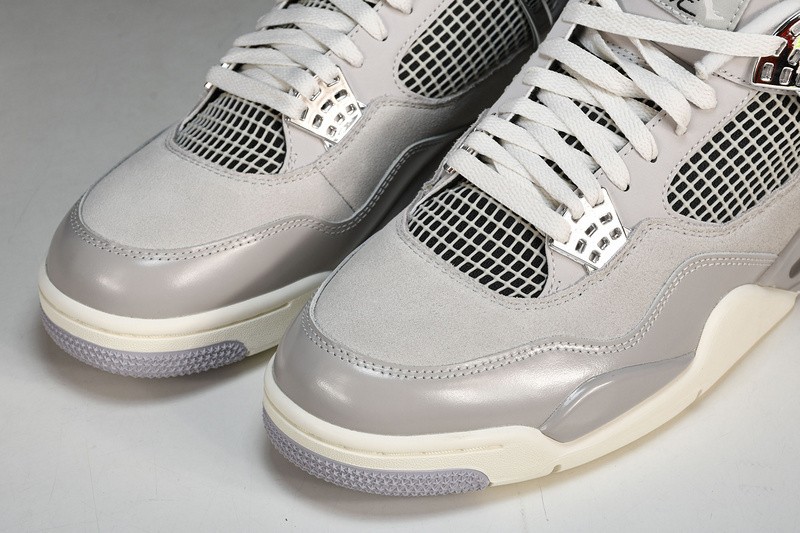 AQ9129-001 AJ 4 Retro Frozen Moments Men’s Shoe Sizes 4-14 N2