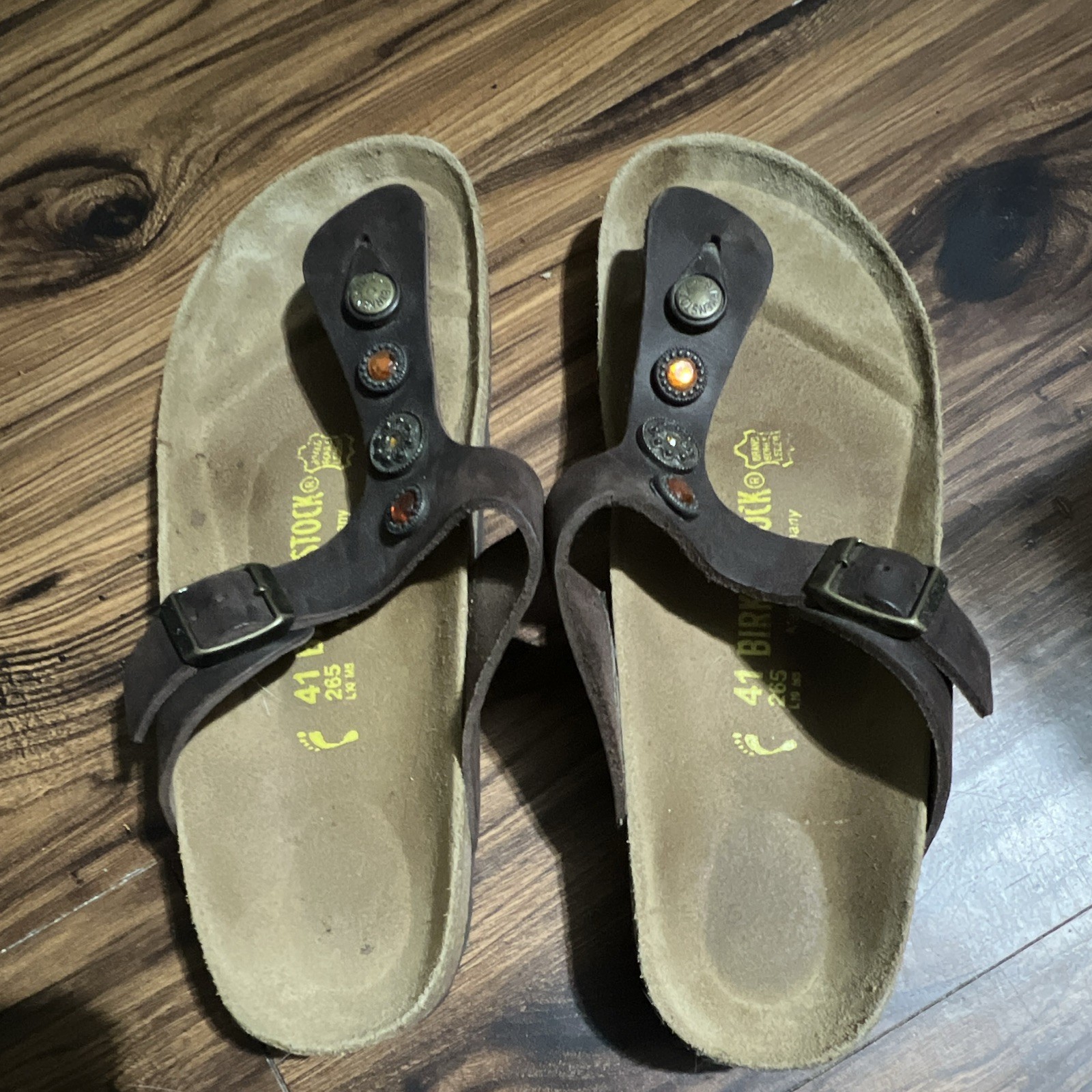 Stone Birkenstock Women’s Brown Leather Thong Sandals Buckle Studded US 10.5