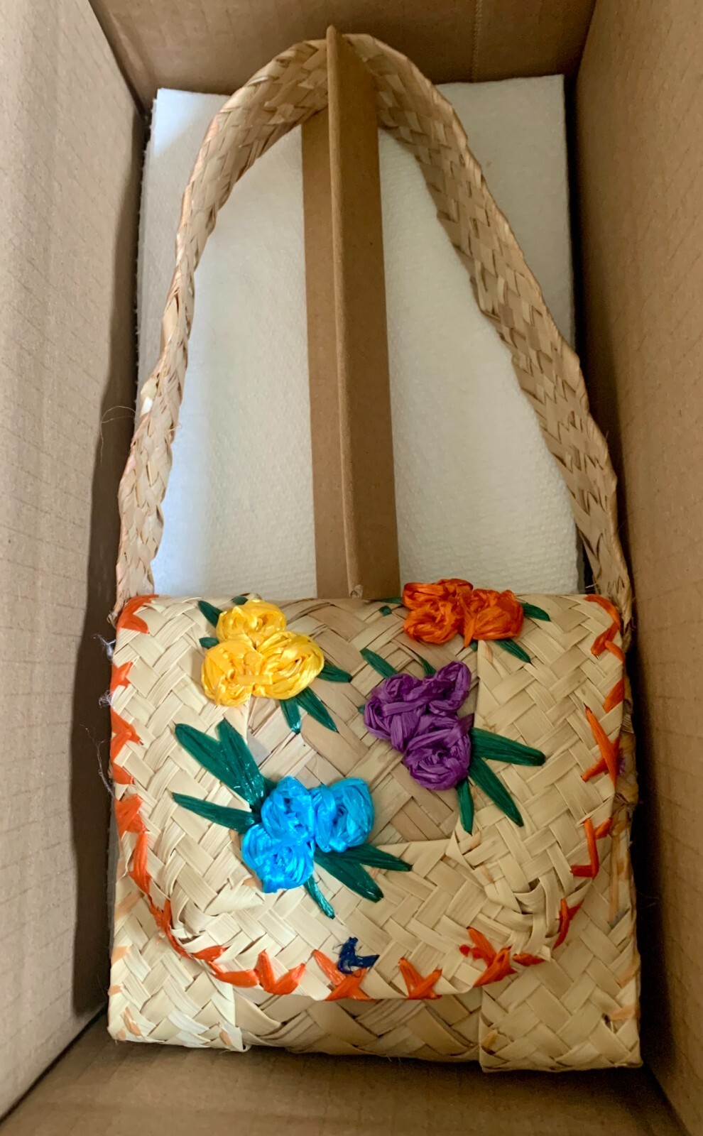 Handwoven Bahamas Straw Handbag Purse Rattan Floral Accents 5 – 1/4″ x 11 – 1/2″