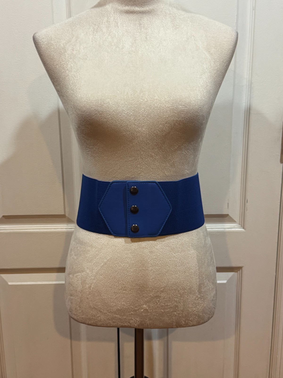 Women Wide Stretch Royal Blue Belt Sz 4×31 inches Size 2XL