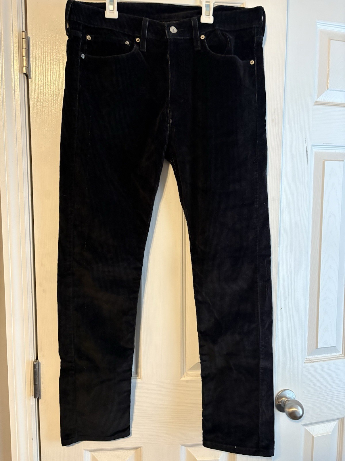 Levi’s Men’s Black Corduroy Skinny Jeans Low Rise 5-Pocket Dark Wash