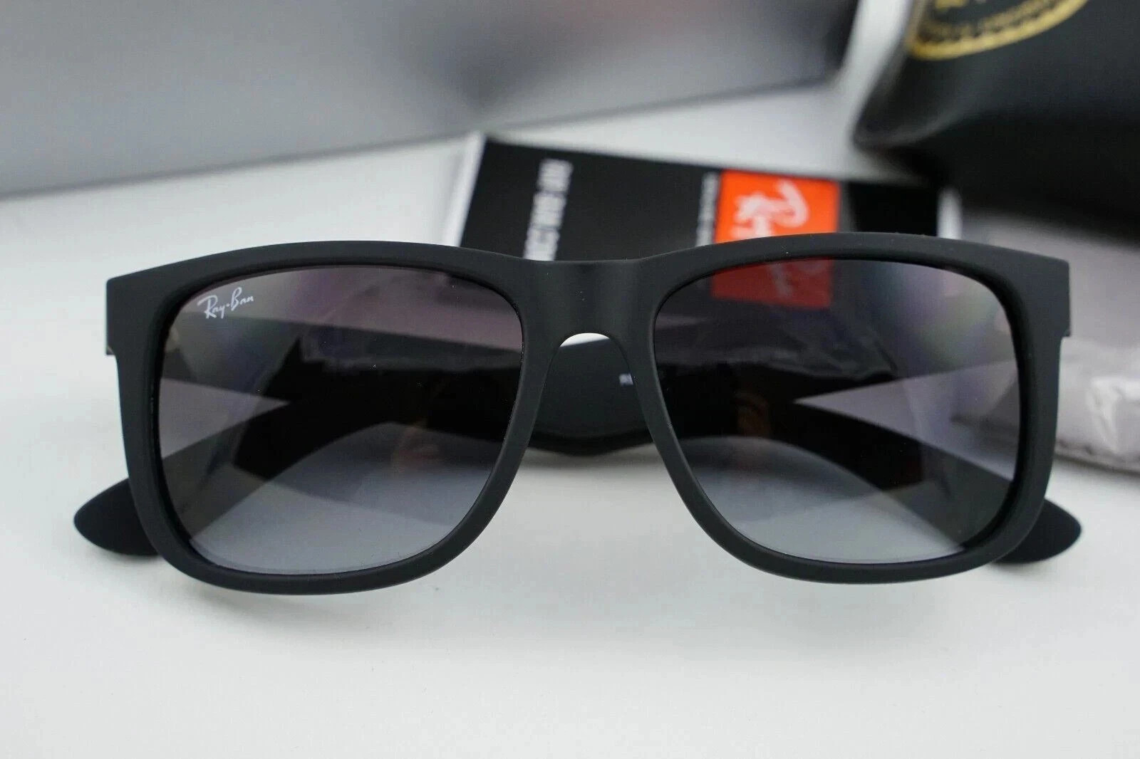 Ray-Ban Justin RB4165 622/T3 Rubber Black/Light Grey Gradient Polorized Lenses