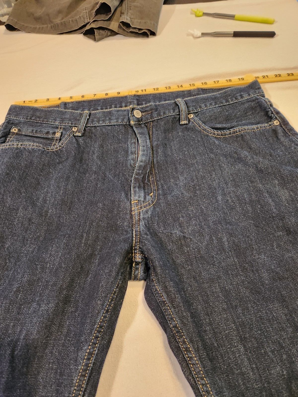 Levi’s Mens Jean 559 Dark Wash Relaxed Staright Leg 40×30 inseam altered 27.5in