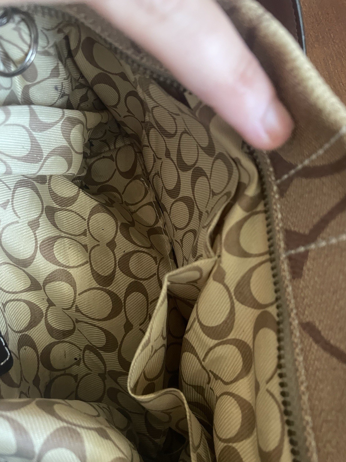 Coach Signature Brown Beige Shoulder Bag Zip Gold Hardware Lined Pockets Med