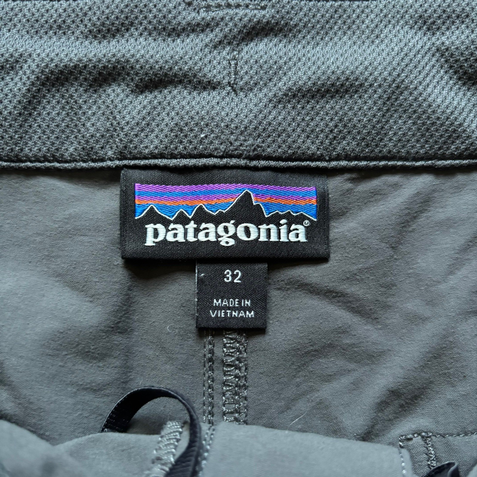 Men Patagonia Quandary Forge Gray Hiking Multifunctional Nylon Pants Size 32
