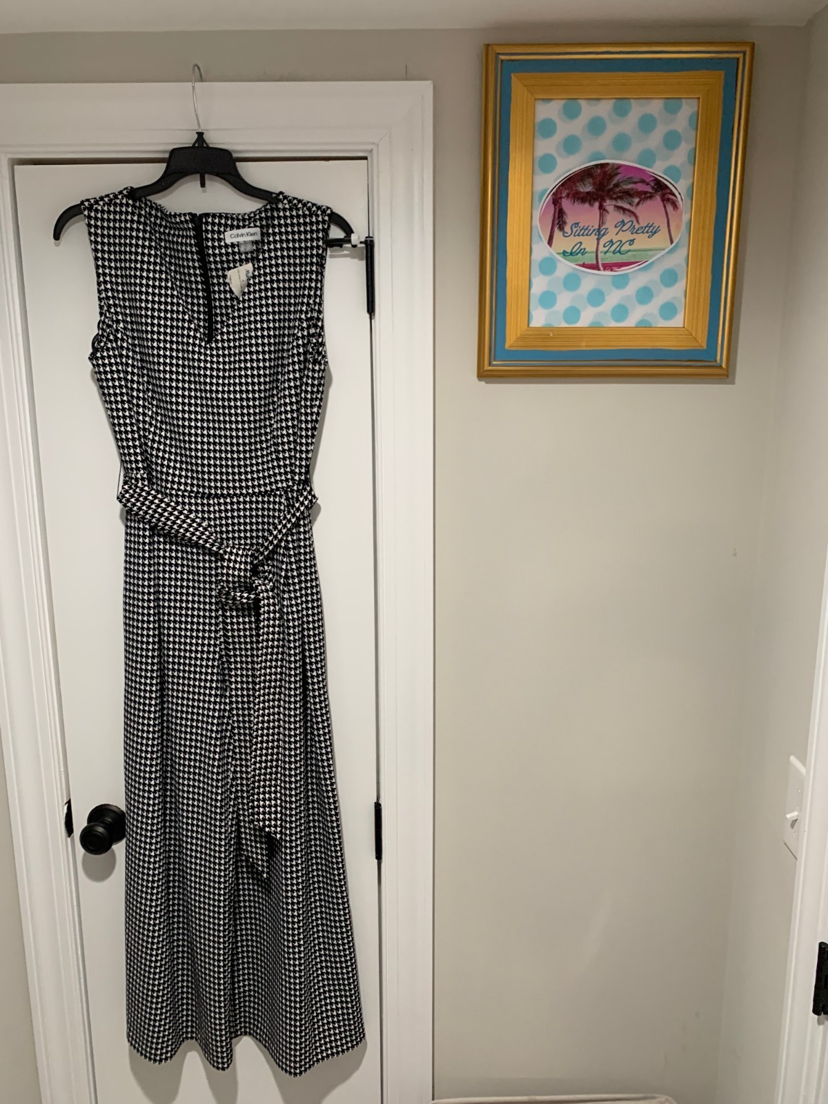 Calvin Klein Sleeveless Houndstooth Jumpsuit 8 Black White Belted Vneck Stretch