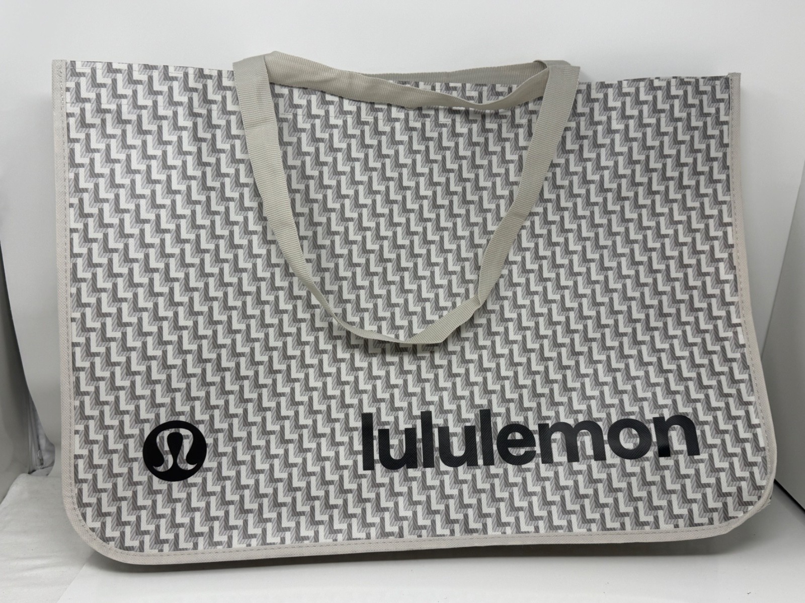 Lululemon Reusable Shopping Gift Bag Yoga Tote 21″x14″ White Brown Print