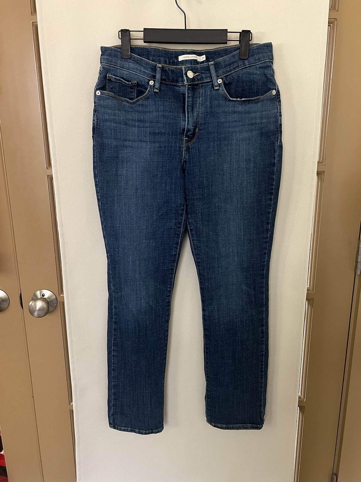 Levi’s Womens 29 Blue Medium Wash Mid Rise Classic Straight Leg Jeans
