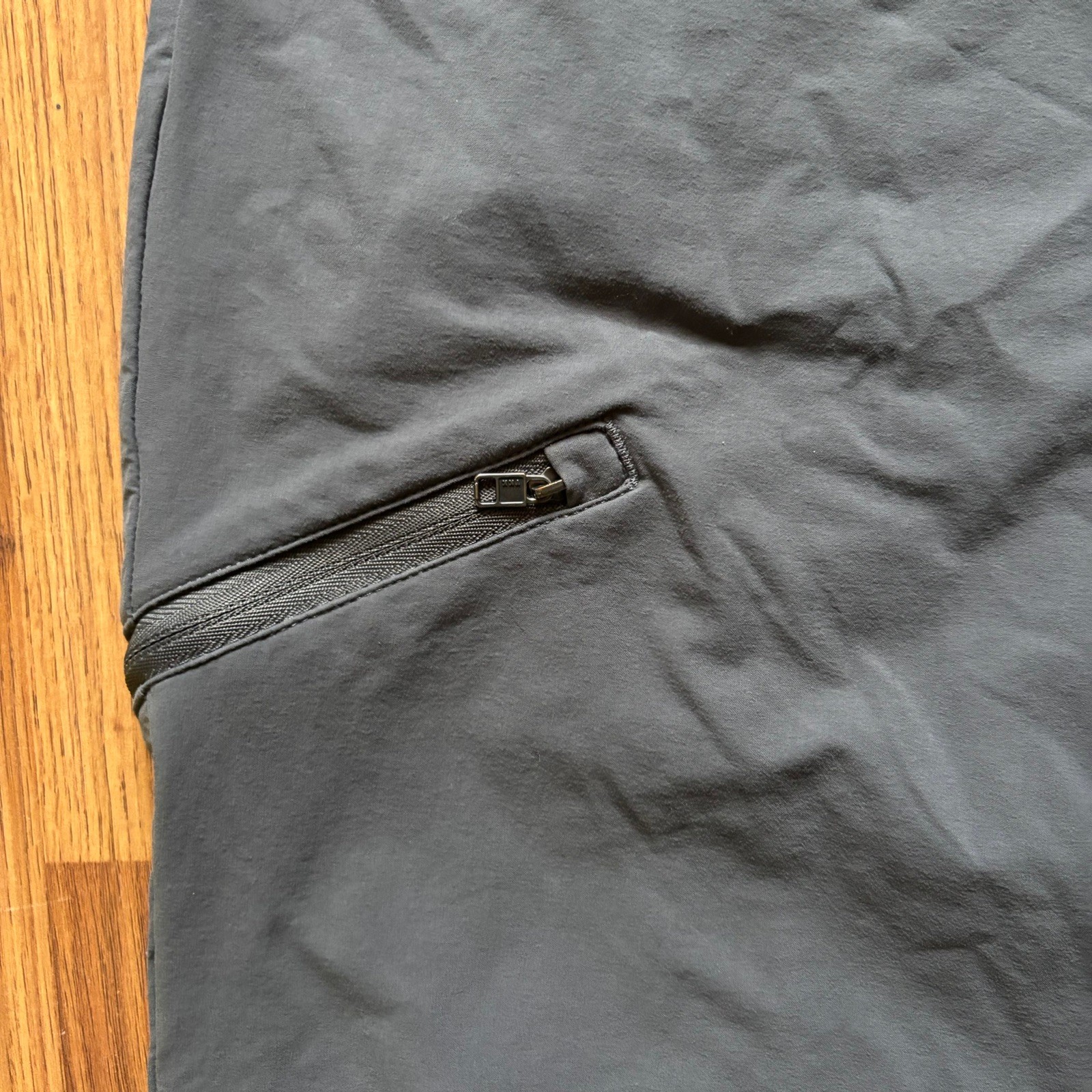 Men Patagonia Quandary Forge Gray Hiking Multifunctional Nylon Pants Size 32