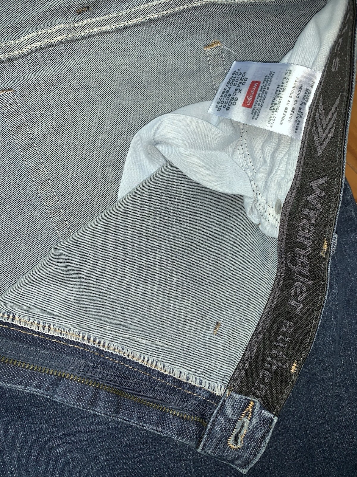 NEW Wrangler Authentics Comfort Flex Waist Jeans Men 50×30 Stretch Denim NWT
