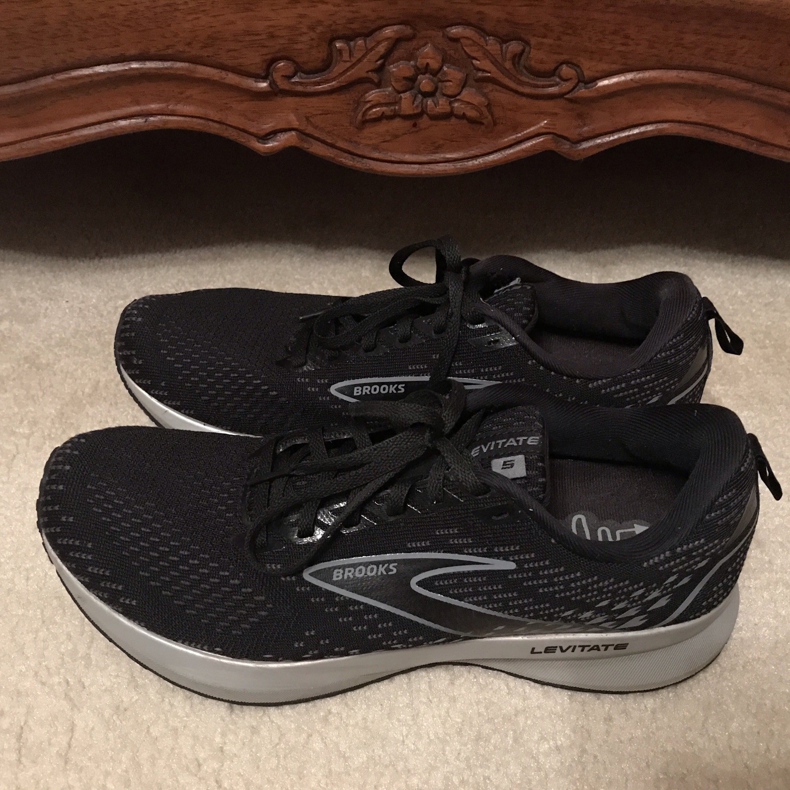 Brooks Men’s Levitate Black Running Shoes Size 10 D (insole 11 1/4 Inches)