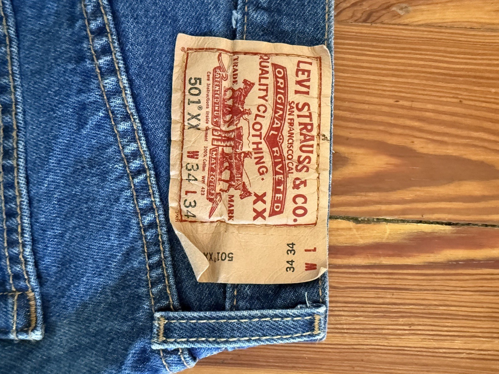 Levi’s Men’s 501 34×34 Original Shrink to Fit Jeans – 2005 Made In Columbia