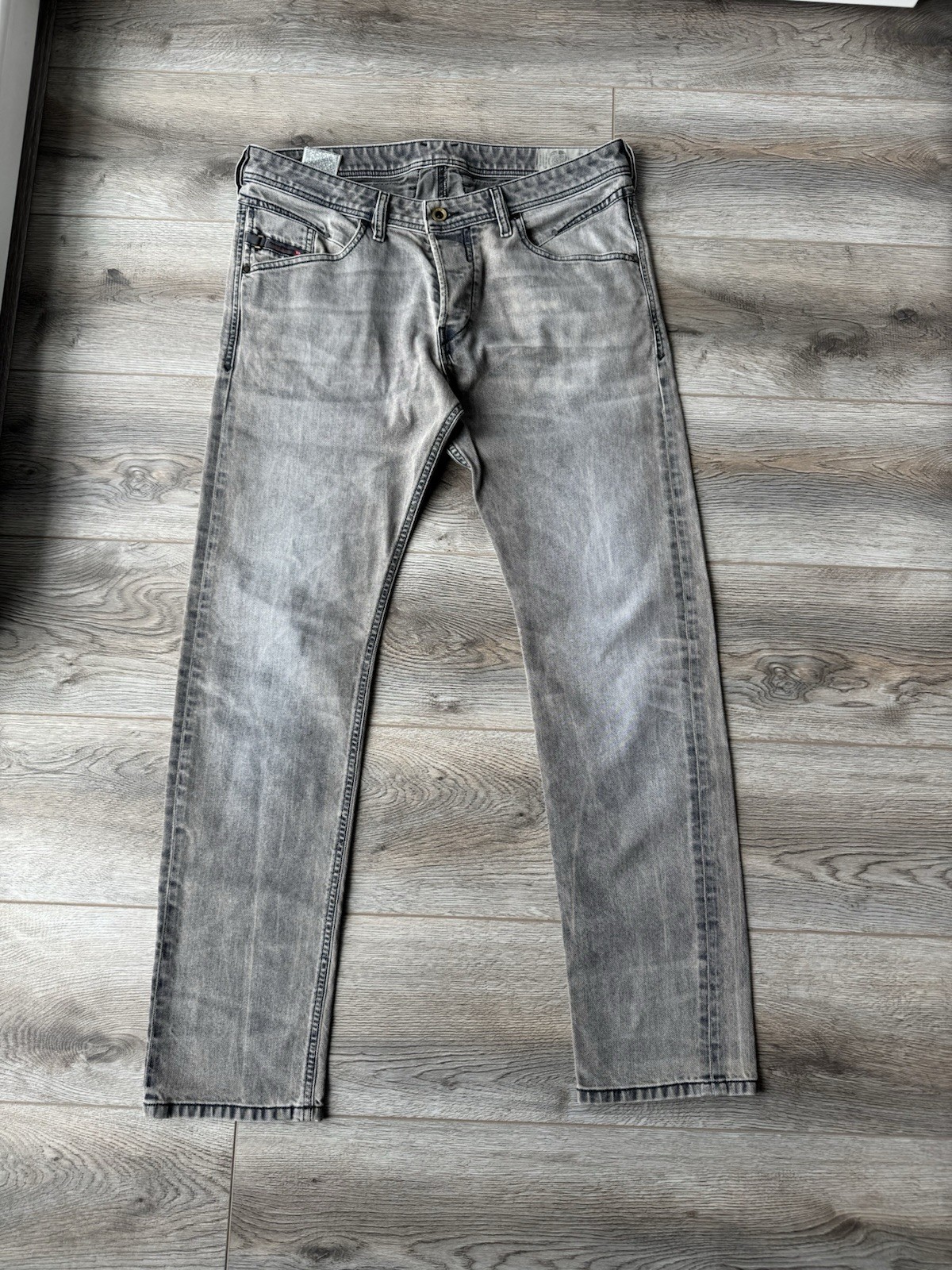 Diesel Belther Washed Gray Regular Slim Tapered Men’s Jeans Size 34×32
