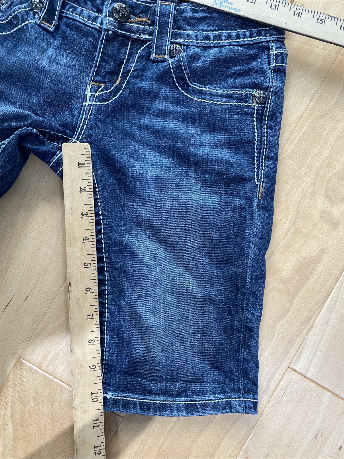 Miss Me Sz 24 Bermuda Bling Gems Silver Stitch Denim Shorts Med Wash 11 1/4 Inse